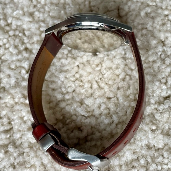 Kenneth Cole Reaction Fashion Watch - Picture 3 of 5